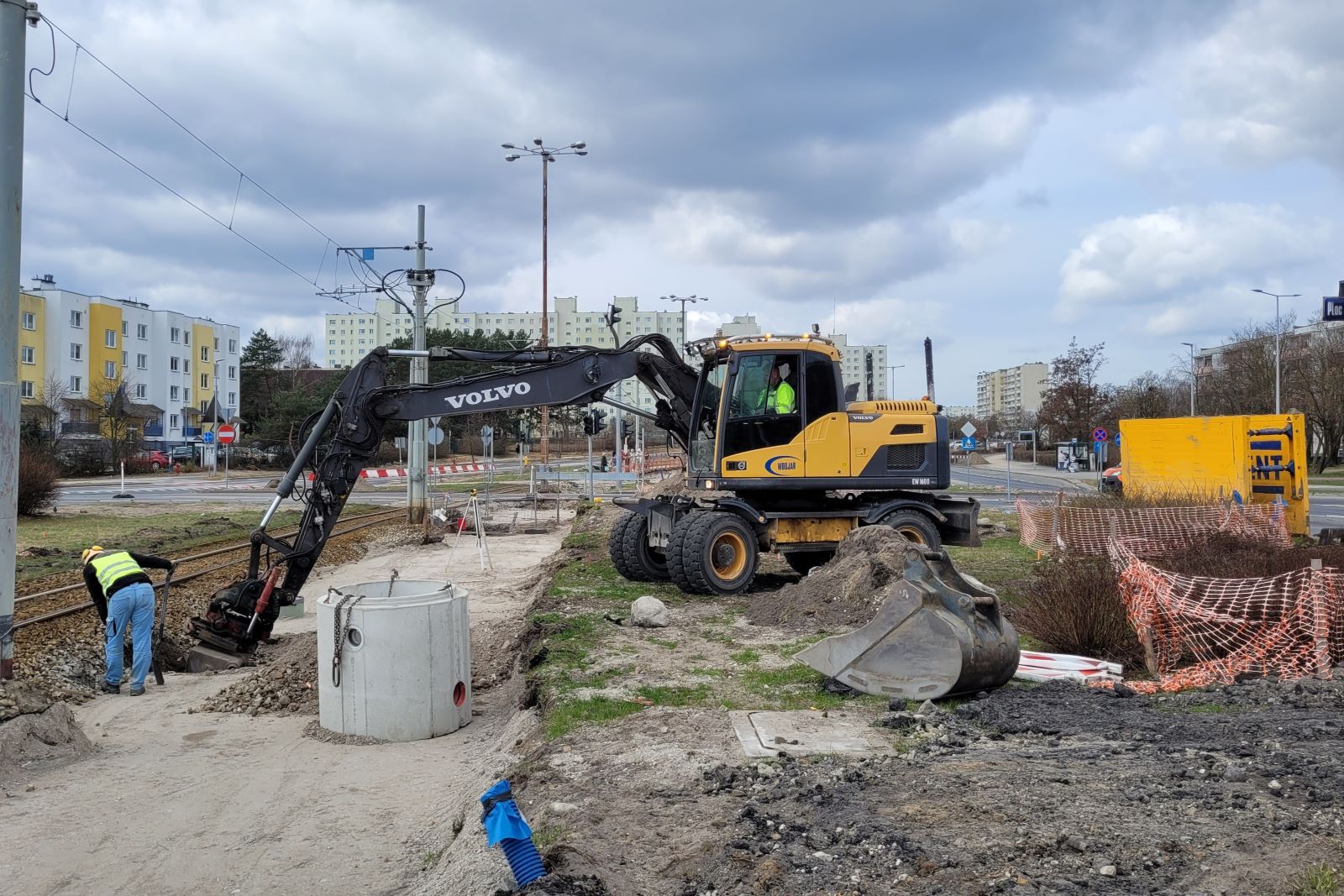 Prace przy modernizacji torowiska tramwajowego w Toruniu